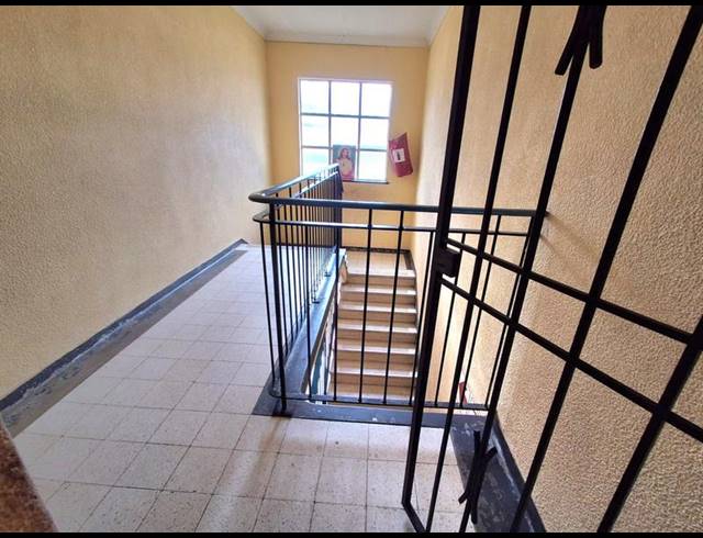 2 BEDROOM APARTMENT FOR SALE IN FOREST HILL